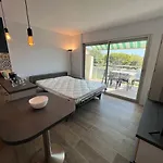 Baie Des Anges Апартаменты *