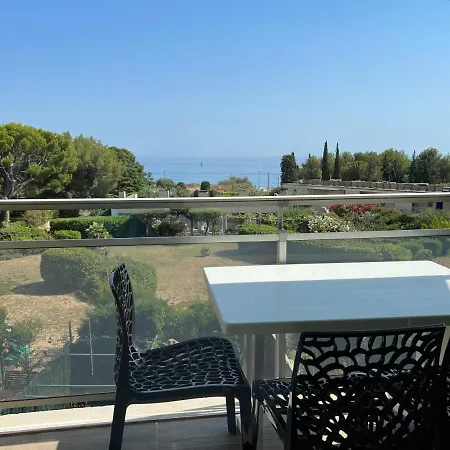 Апартаменты Baie Des Anges *