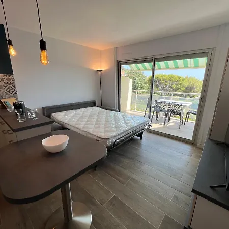 Baie Des Anges Apartament *